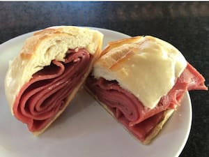 Pão com Mortadela