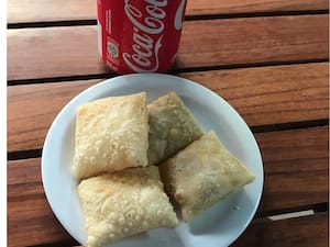 Combo Mini Pastelzinho de Feira (6und )+ Coca Cola